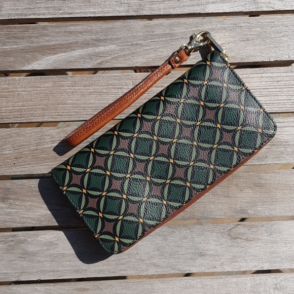 Fossil wallet with small detachable strap